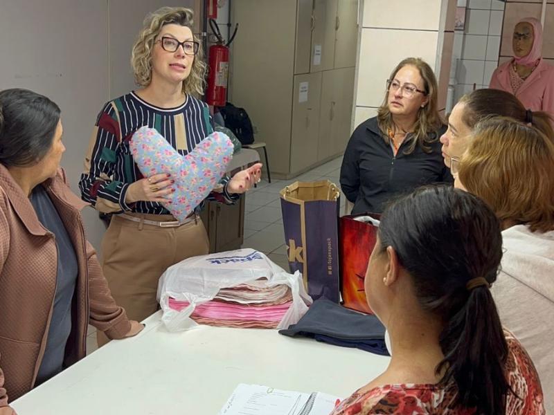 Empreendedoras da Acicla Mulher doarão 200 almofadas a pacientes com câncer de mama