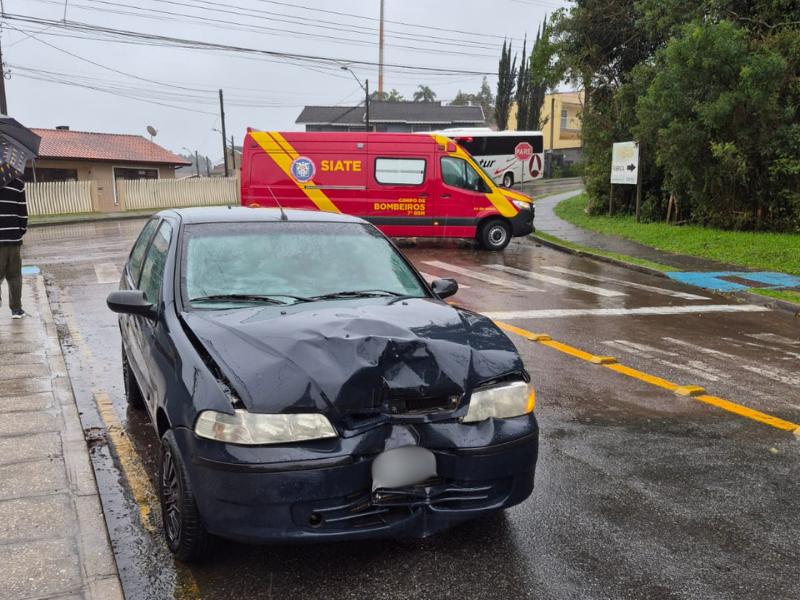 Motociclista fica ferido em acidente no bairro Botiatuva, em Campo Largo