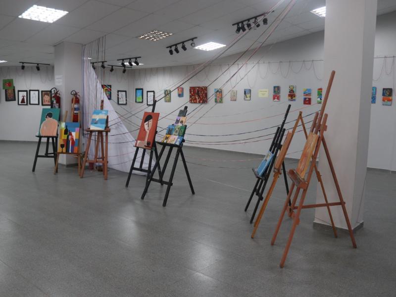 Exposição Ofícios da Arte reúne 300 obras de alunos das oficinas culturais de Campo Largo 