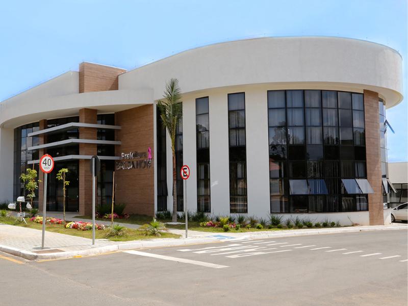 Funcionários de empresa terceirizada denunciam atraso de salários e direitos em Balsa Nova