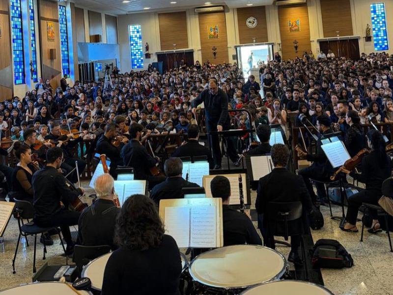Orquestra Sinfônica do Paraná se apresenta para 700 estudantes em Campo Largo