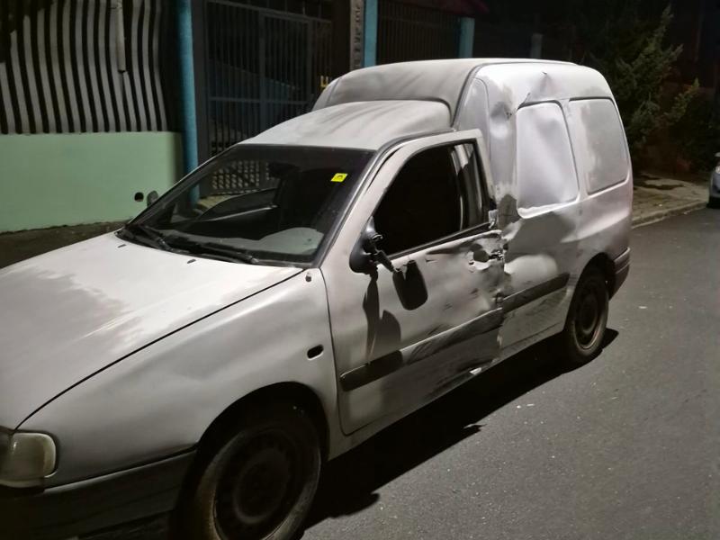 Motociclista de 21 anos fica gravemente ferido em colisão com utilitário no bairro Bom Jesus, em Campo Largo