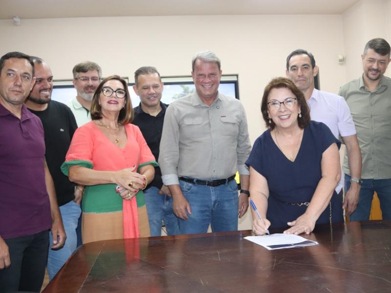 Prefeitura de Campo Largo assina contrato para construção do CEU da Cultura no Ferraria