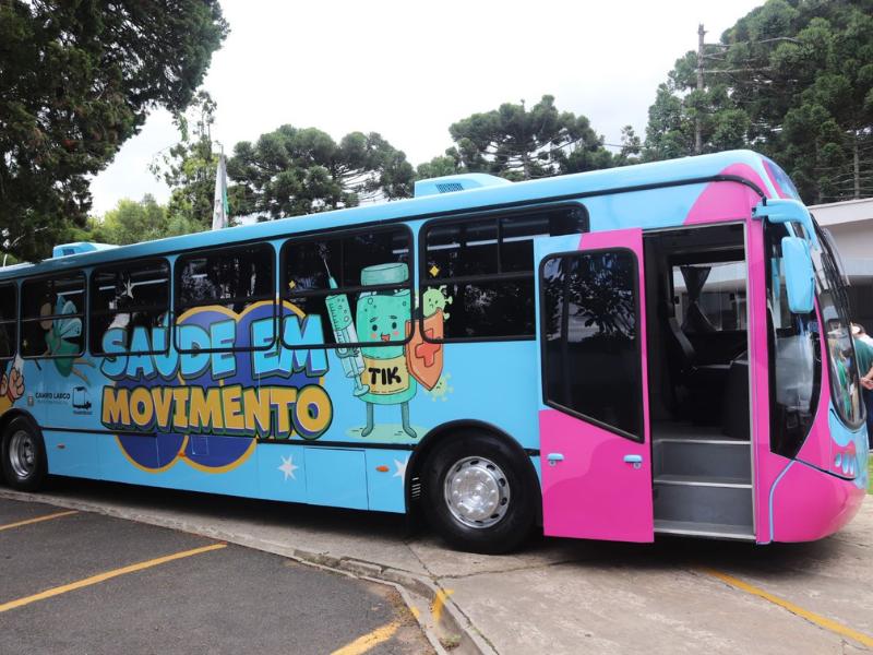 Campo Largo lança ônibus Saúde em Movimento para levar vacinação e saúde bucal às escolas