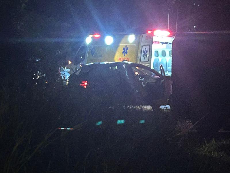 Acidente entre carreta e carro deixa duas pessoas feridas na PR-423, em Campo Largo