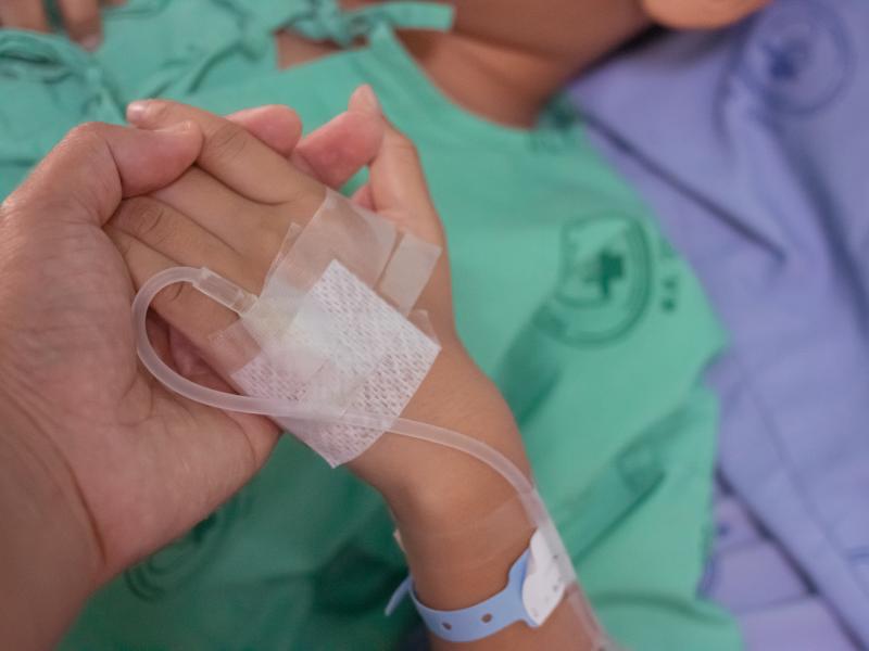 Caso de meningite acende alerta para sintomas, vacinação e cuidados em crianças, orienta Saúde