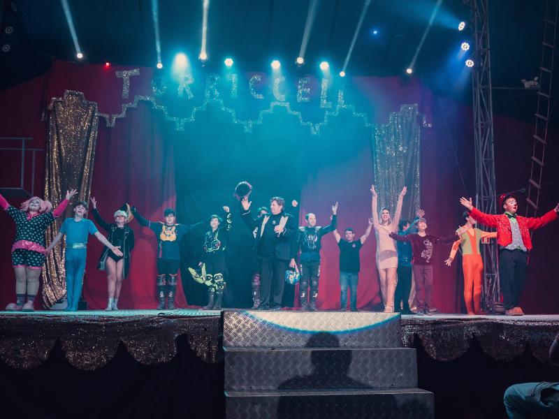Campanha solidária do Circo Torricceli garante meia-entrada com doação de alimentos