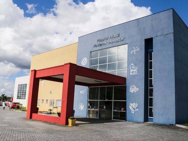 Funcionários terceirizados relatam atrasos de salários e benefícios no Hospital Waldemar Monastier