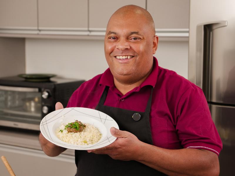 Chef Kiko Silva representa Campo Largo no reality show Chef de Alto Nível, da Rede Globo