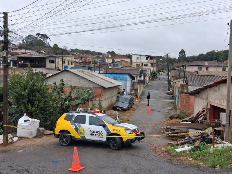 Homem é encontrado morto parcialmente submerso em valeta no bairro Santa Ângela, em Campo Largo