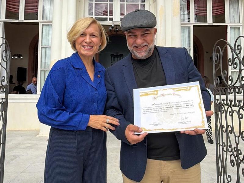 Toto Lopes recebe Voto de Congratulações e Aplausos na Câmara Municipal de Curitiba