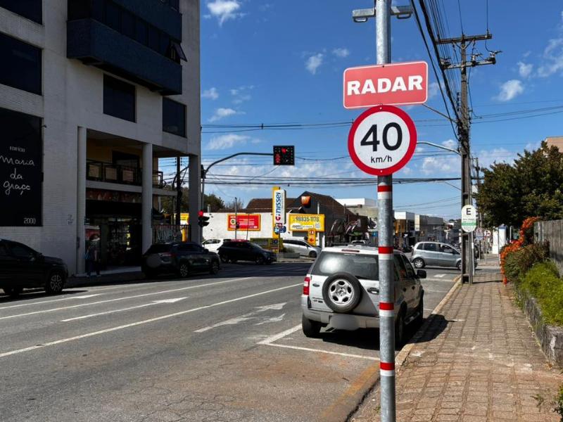 Menos acidentes e mais de 30 mil multas por excesso de velocidade marcam primeiros meses dos radares
